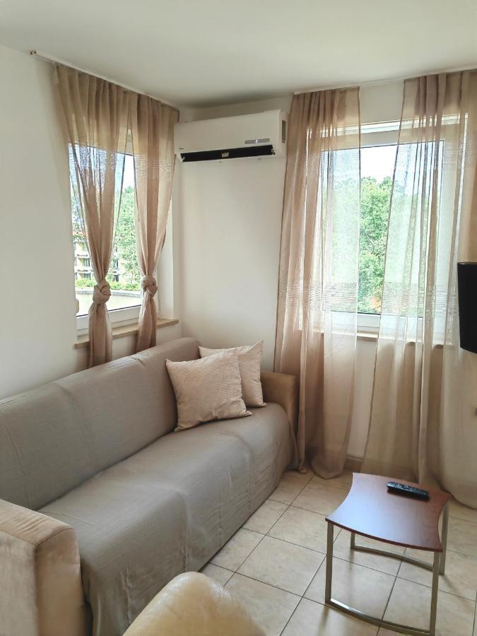 Sea View Apartment & Studio Apartment Bruno Умаг Екстериор снимка