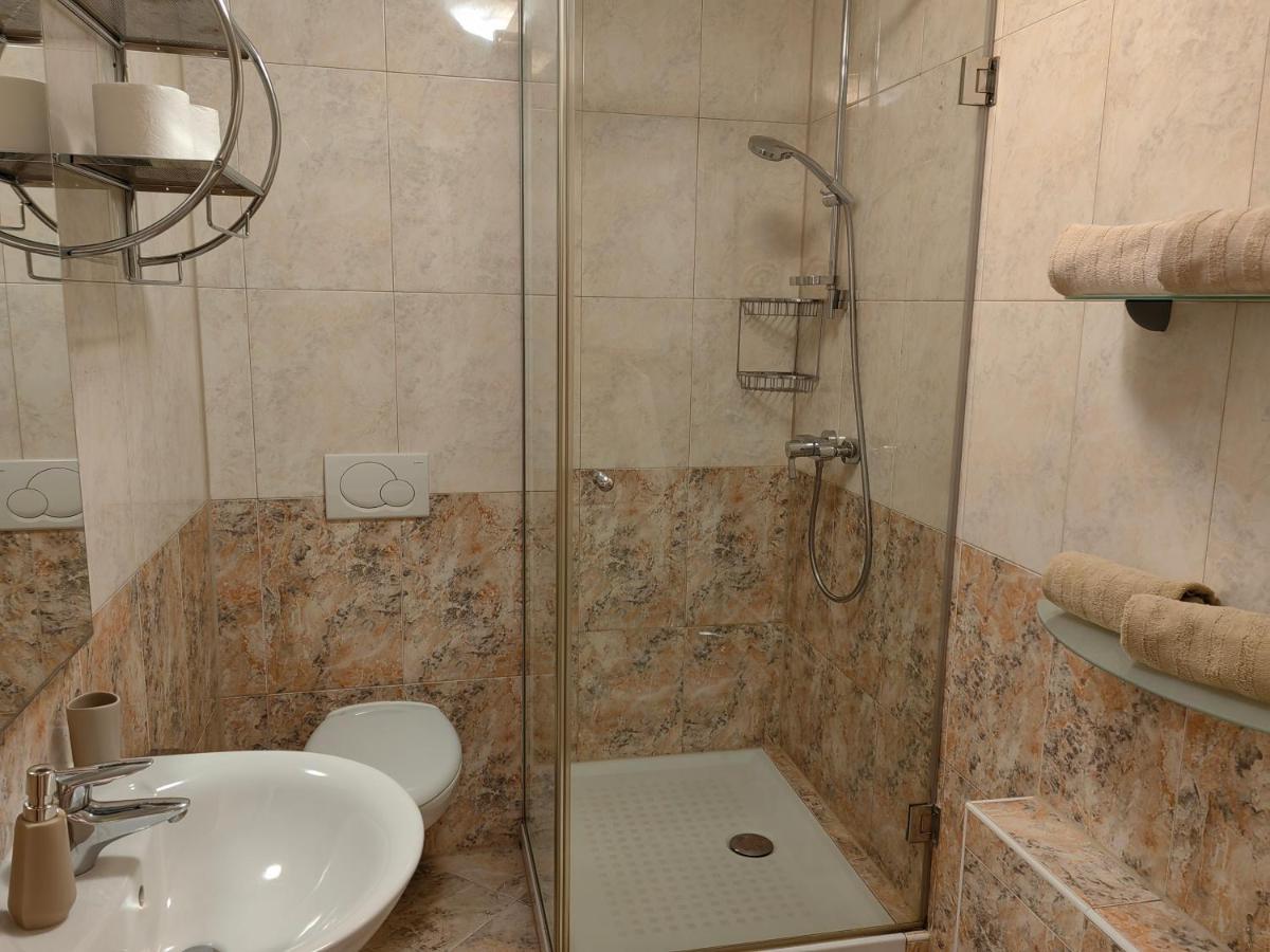 Sea View Apartment & Studio Apartment Bruno Умаг Екстериор снимка