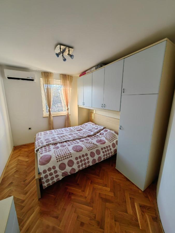 Sea View Apartment & Studio Apartment Bruno Умаг Екстериор снимка
