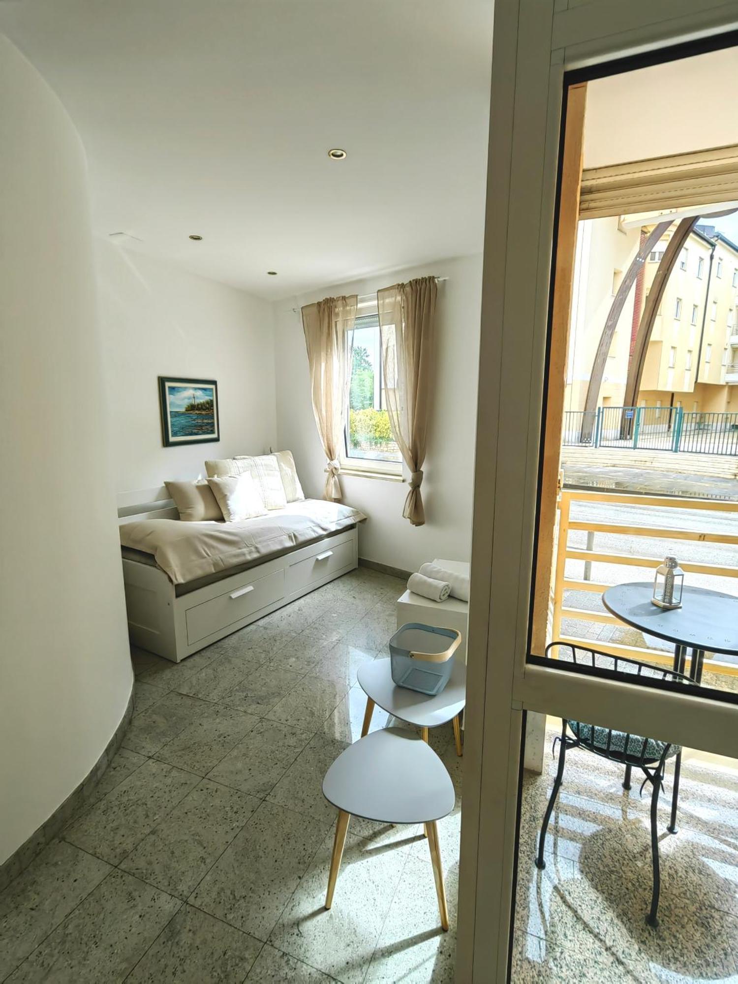Sea View Apartment & Studio Apartment Bruno Умаг Екстериор снимка