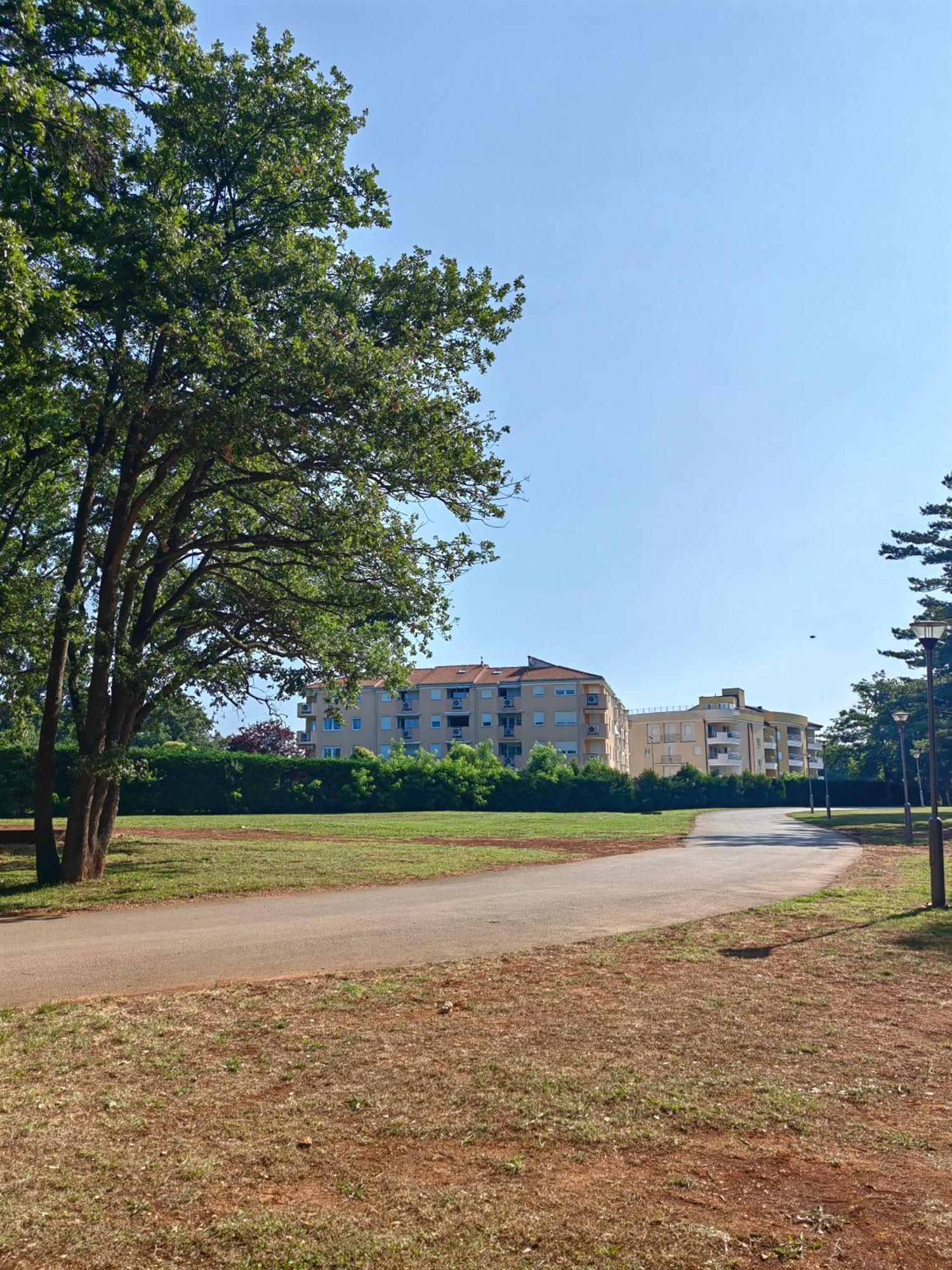Sea View Apartment & Studio Apartment Bruno Умаг Екстериор снимка