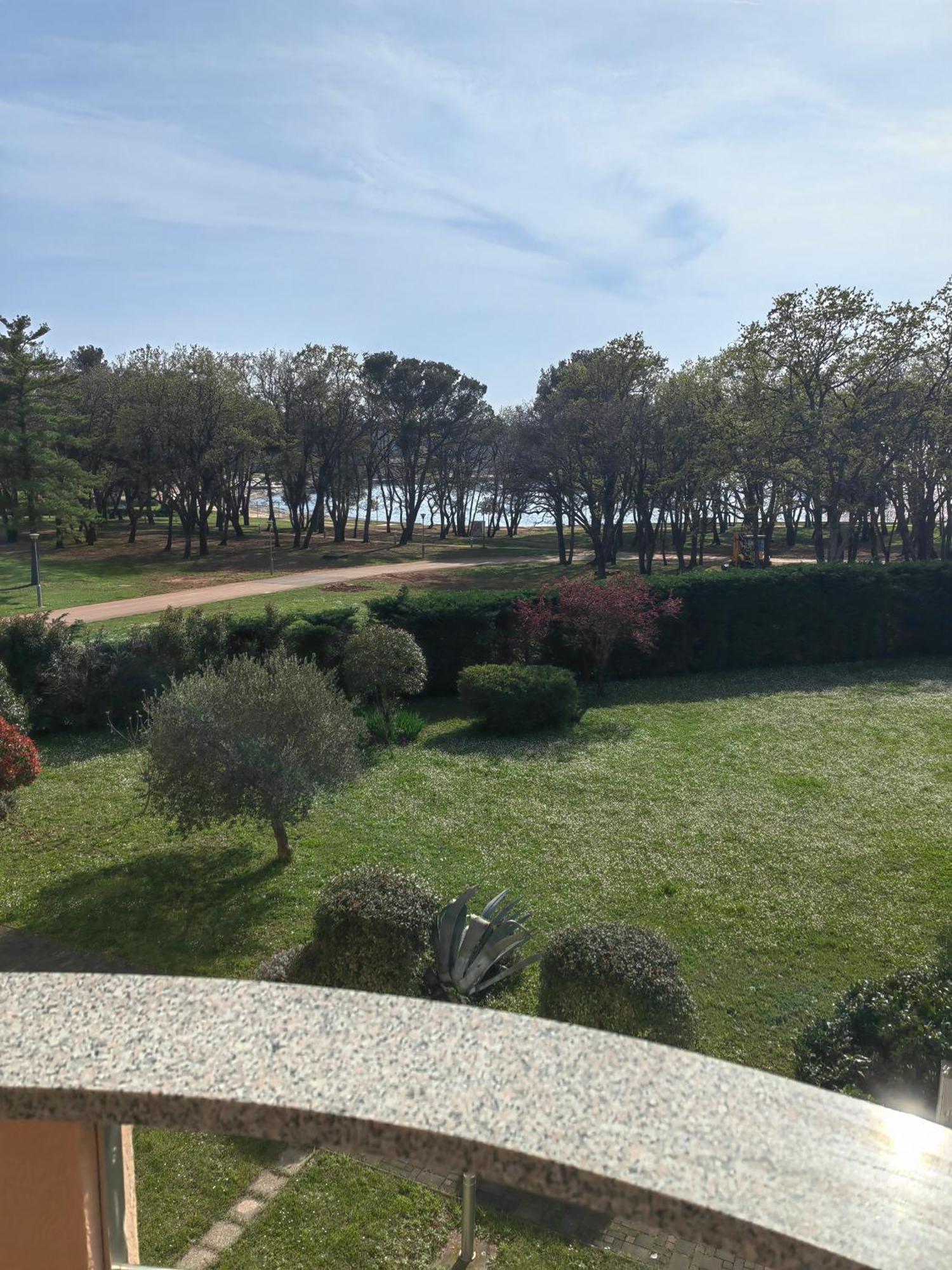 Sea View Apartment & Studio Apartment Bruno Умаг Екстериор снимка